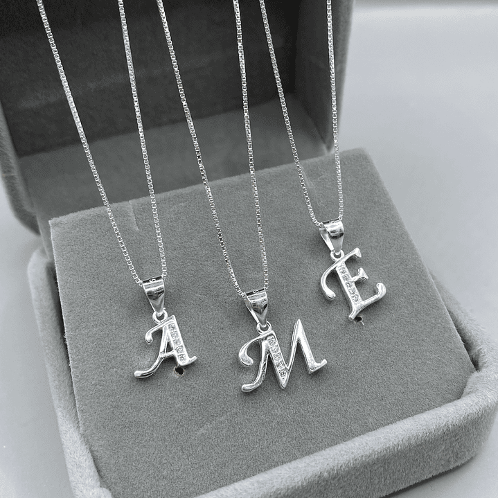 Collar con Letra 1