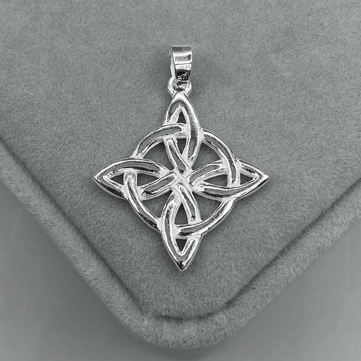 Colgante Nudo de Bruja 1