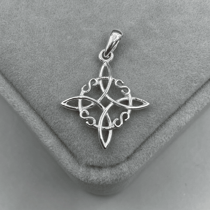 Colgante Nudo de Bruja 1