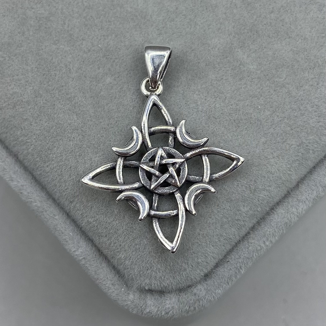 Colgante Nudo de Bruja Envejecido 1