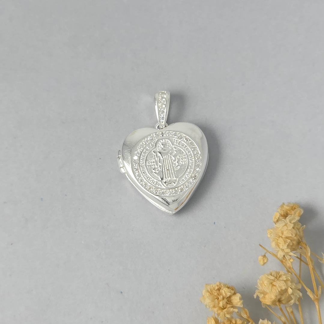 Colgante Relicario San Benito 1