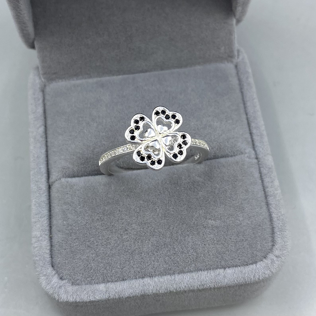 Anillo Trébol Antiestrés  3