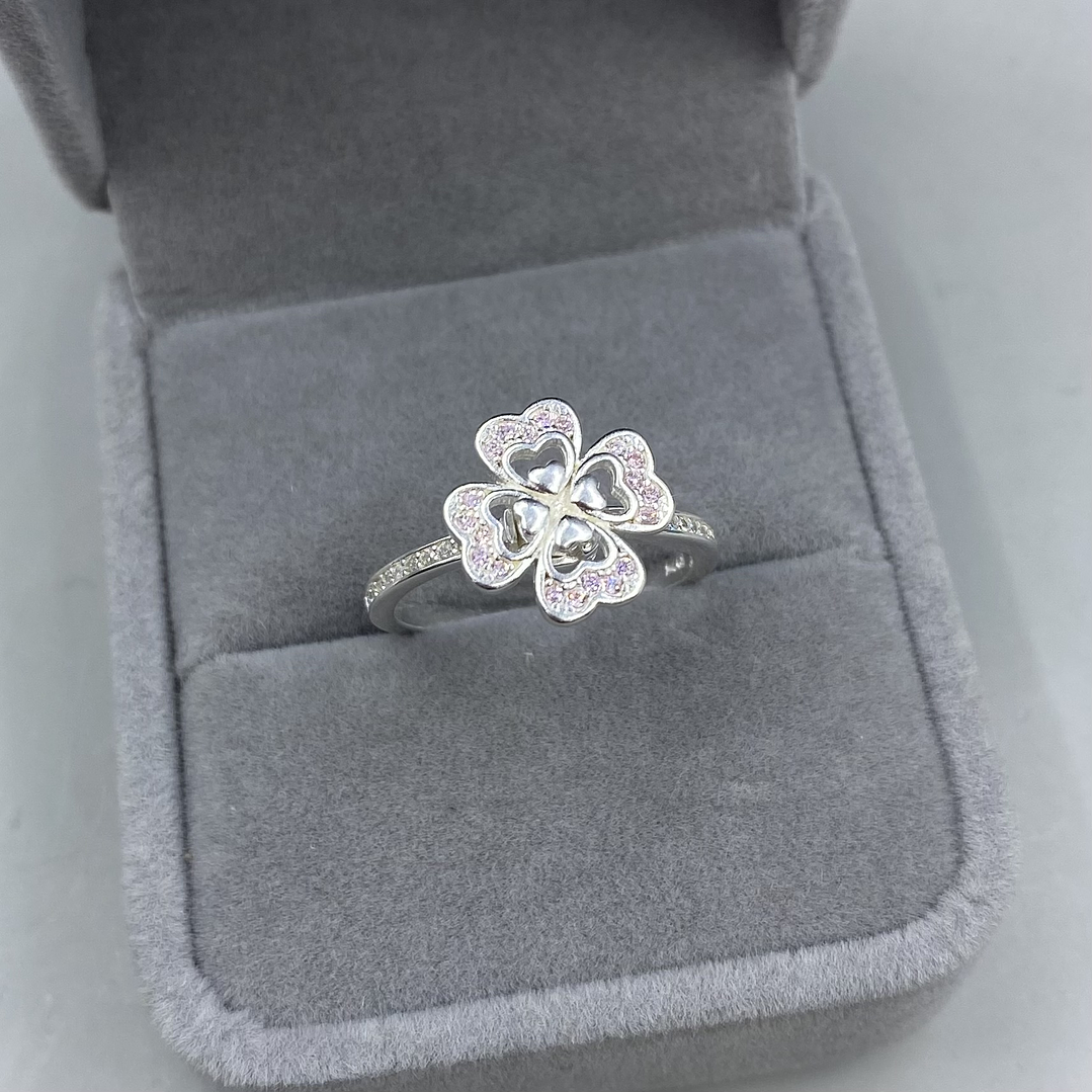 Anillo Trébol Antiestrés  4