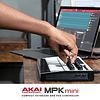 AKAI Professional MPK Mini MK3 - Controlador de teclado MIDI USB de 25 teclas con 8 pads de batería retroiluminados, 8 perillas y software de producción musical incluido (blanco)