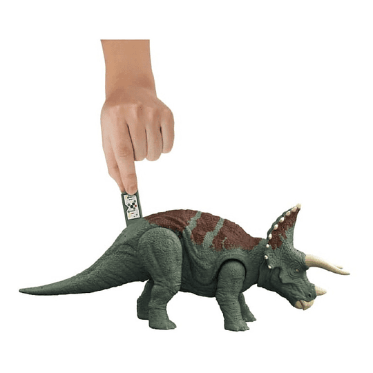 Jurassic World Dominion Triceratops Ruge Y Golpea