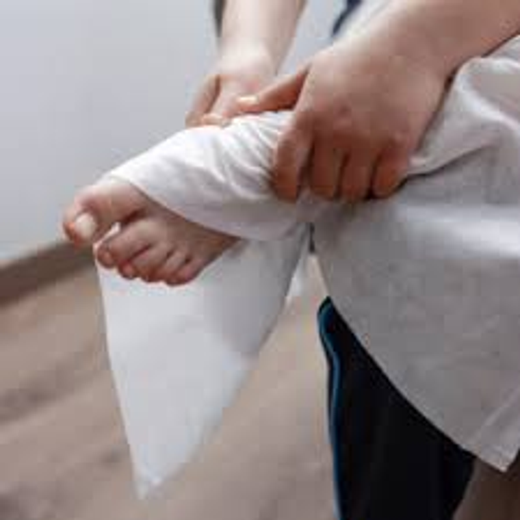 100 Toallas Desechables Pedicuro 75x100 cm  2