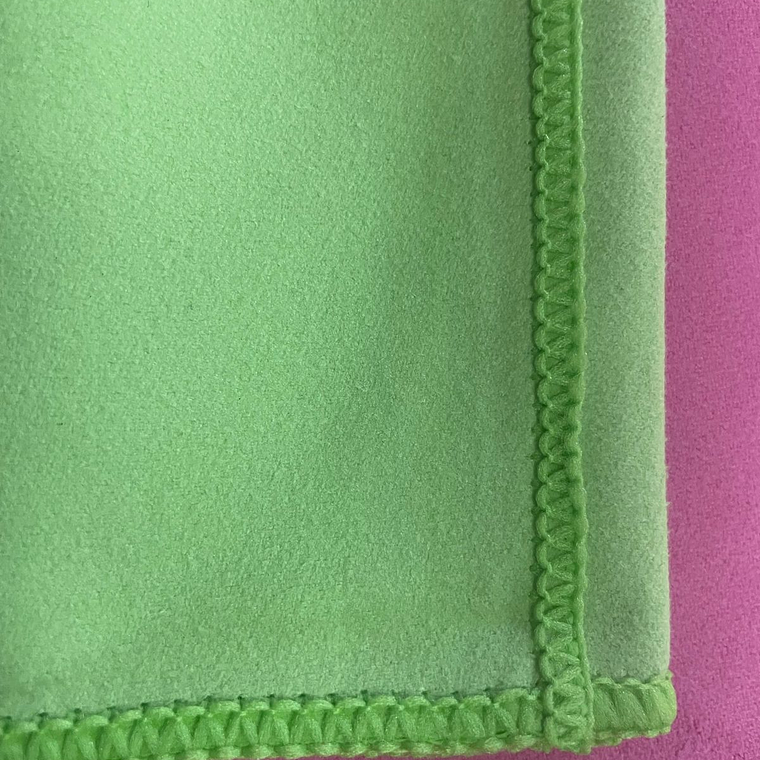 Set Paños Microfibra para Pantallas Verde 25 x 33 cm. 2