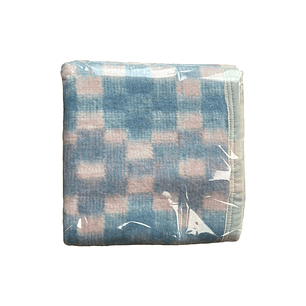 .FRAZADA DE CUNA CELESTE 0.70 x 1.0 MT.