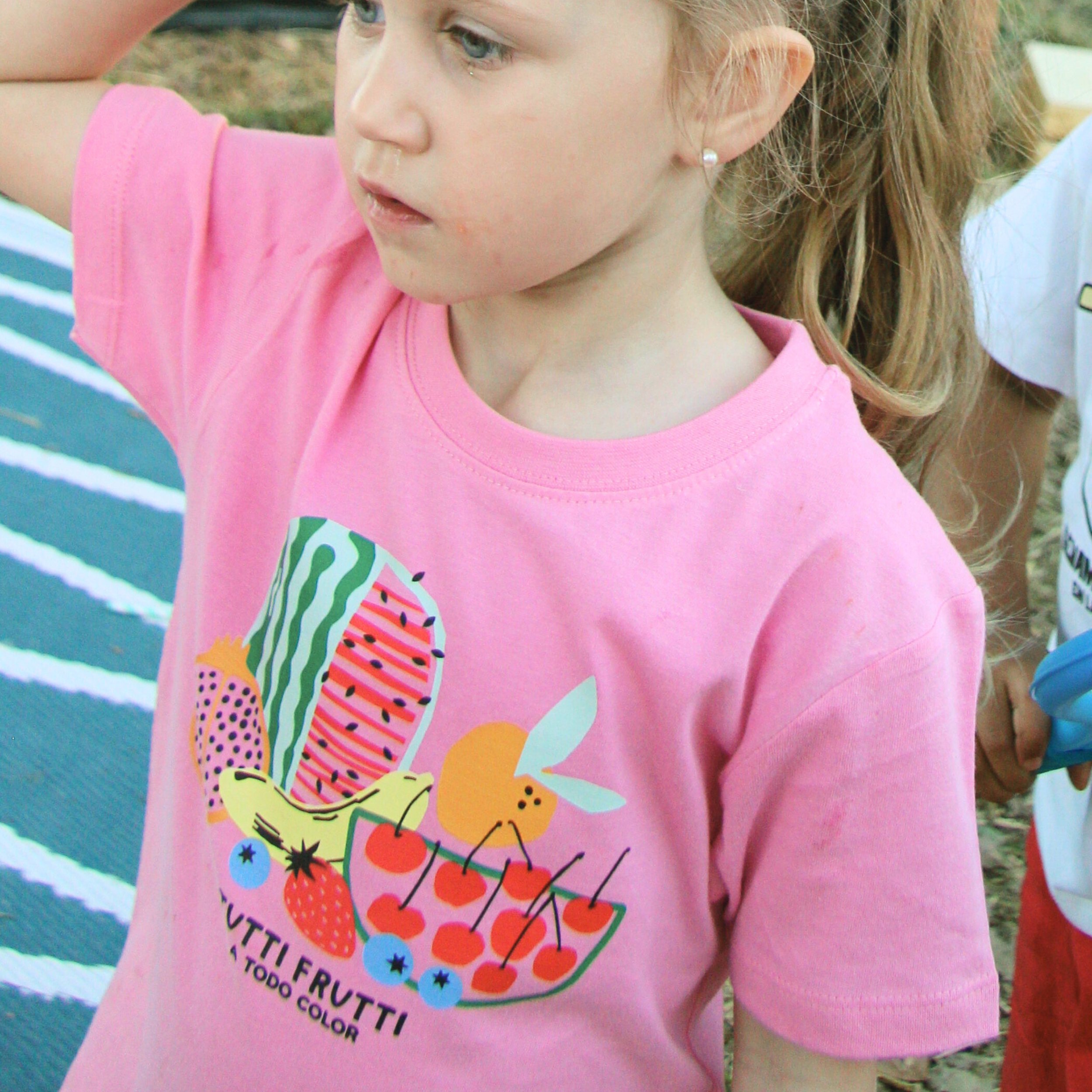 Camiseta infantil 'Tutti Frutti' - Moda infantil colorida 2