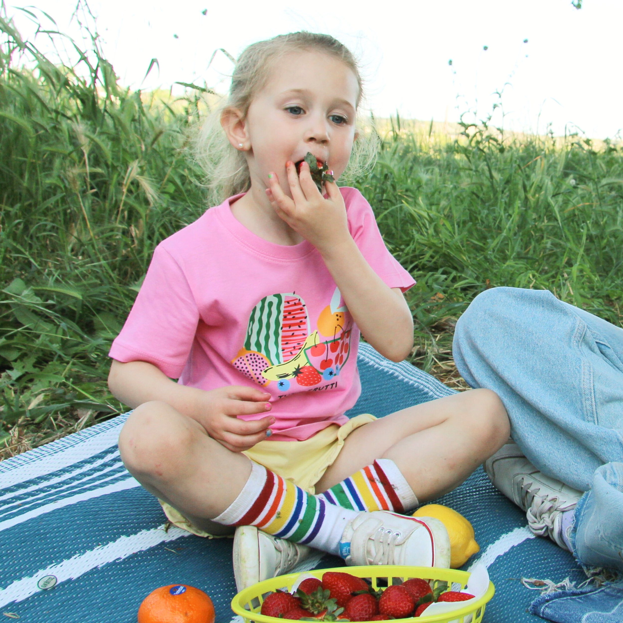 Camiseta infantil 'Tutti Frutti' - Moda infantil colorida 1