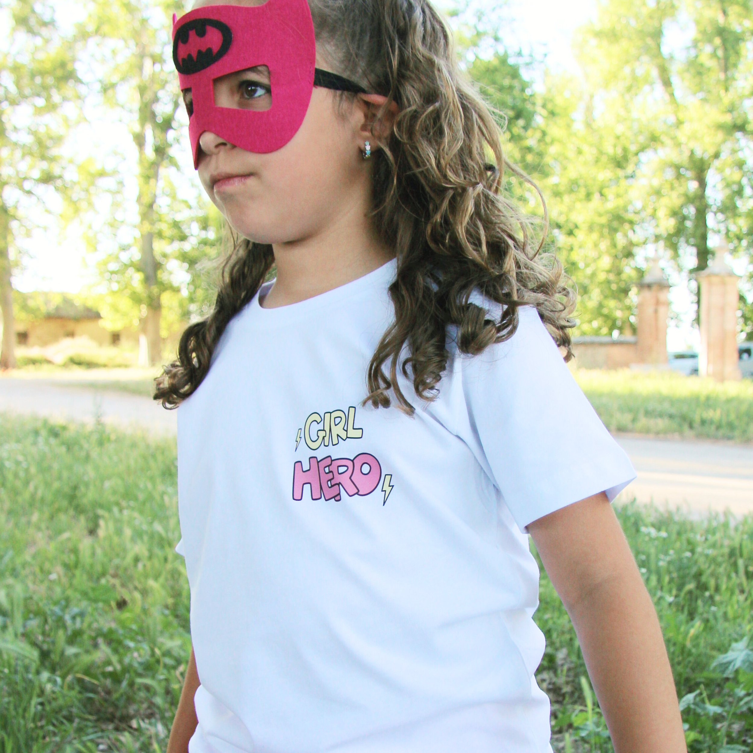 Camiseta infantil 'Hero' - Ropa personalizable para niños 5
