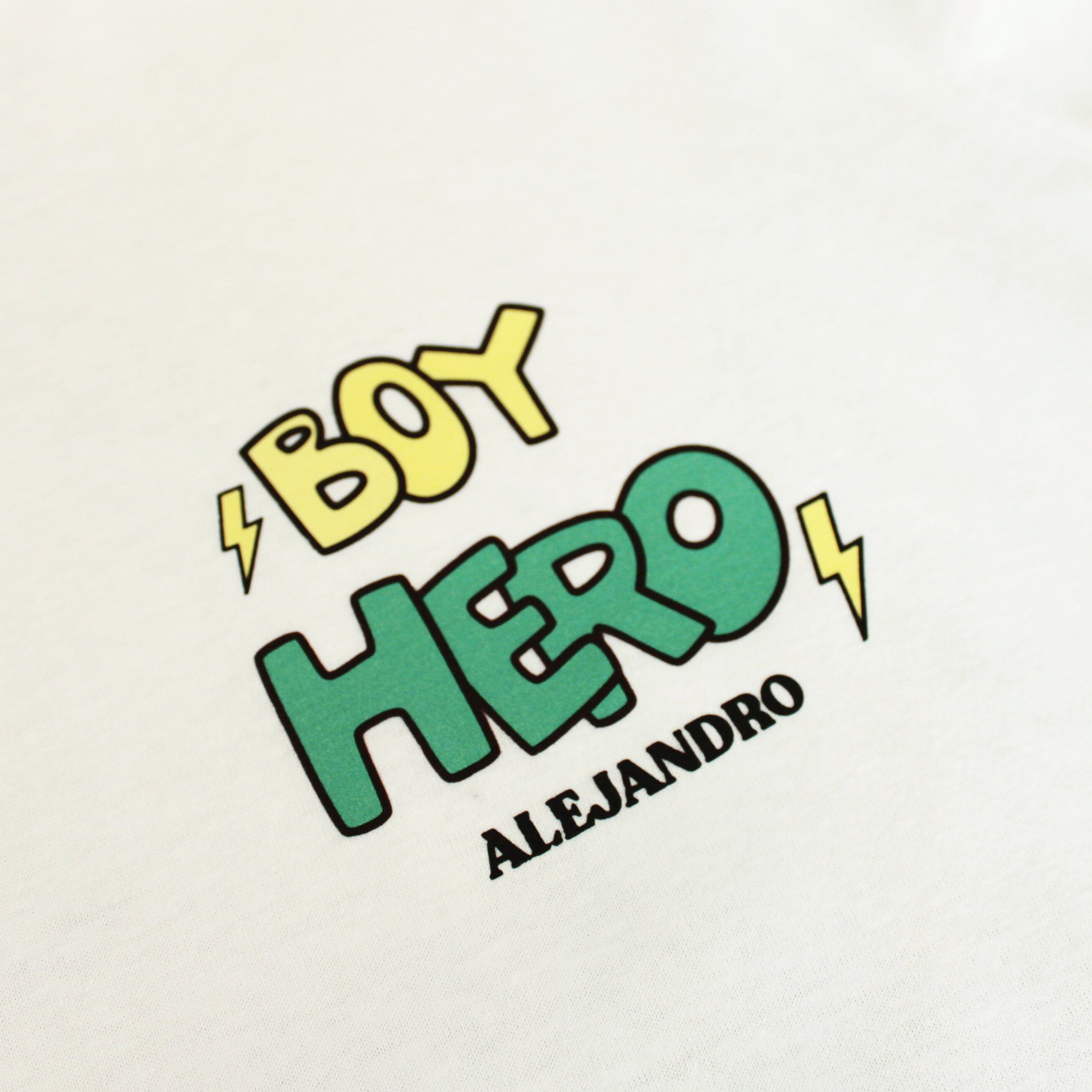 Camiseta infantil 'Hero' - Ropa personalizable para niños 3
