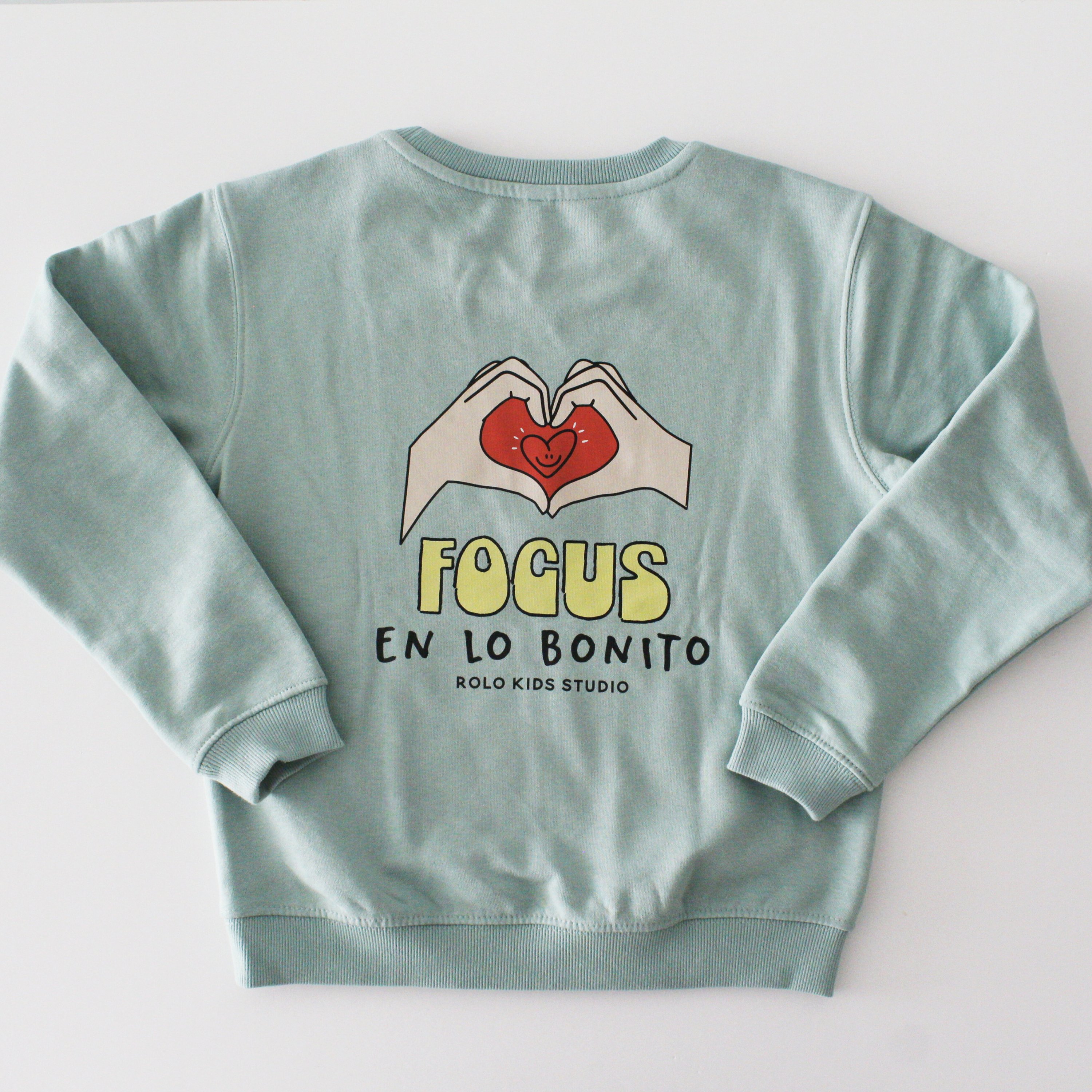 Sudadera infantil 'Focus en lo bonito' – Ropa con mensaje para niños 3