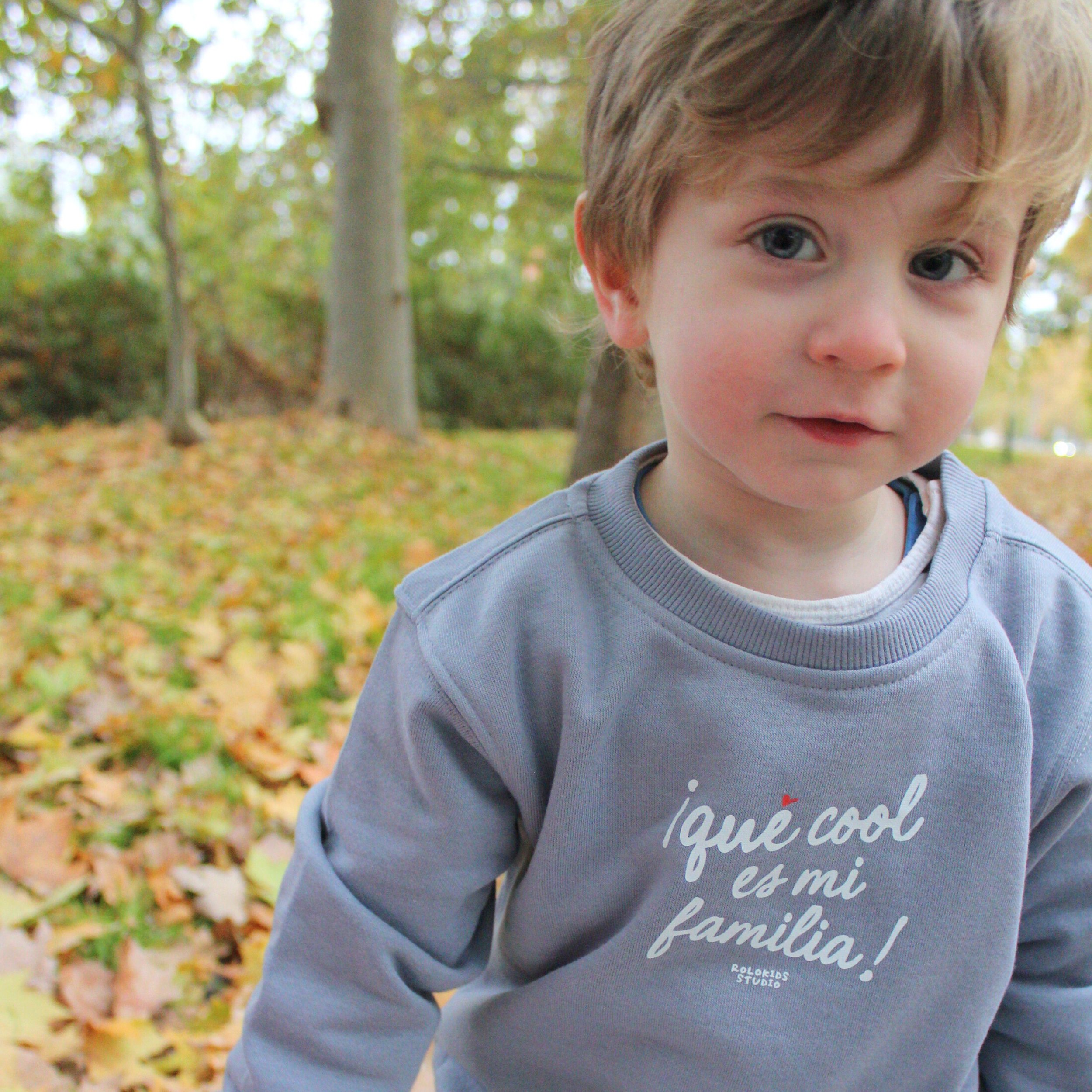 Sudadera infantil '¡Qué cool es mi familia!' – Ropa con mensaje familiar 1