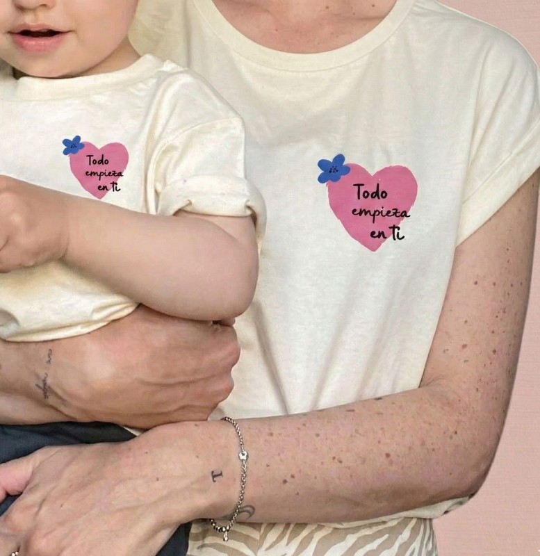 Camisetas a juego mamá + mini 'Todo empieza en ti' 4