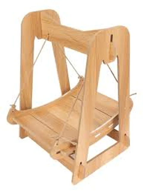 Columpio de madera para gato