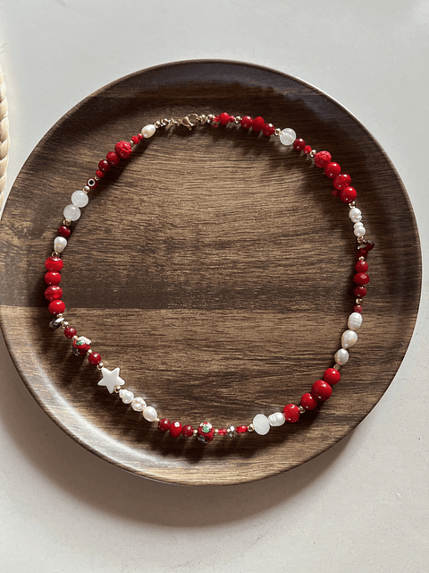 collar único tonos rojos