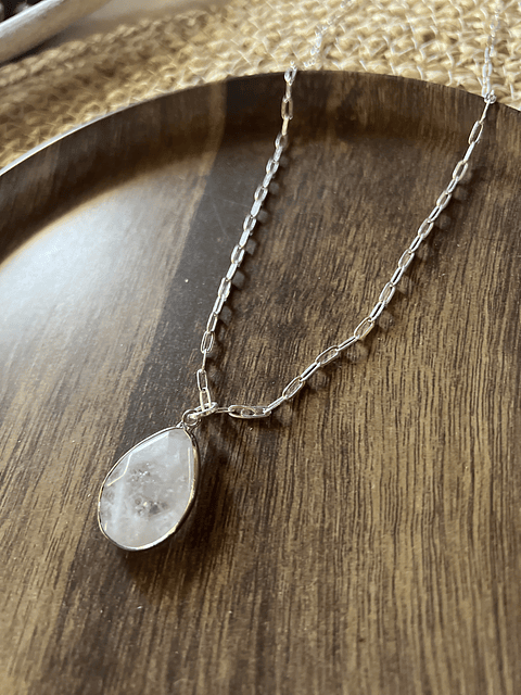 collar cuarzo facetado