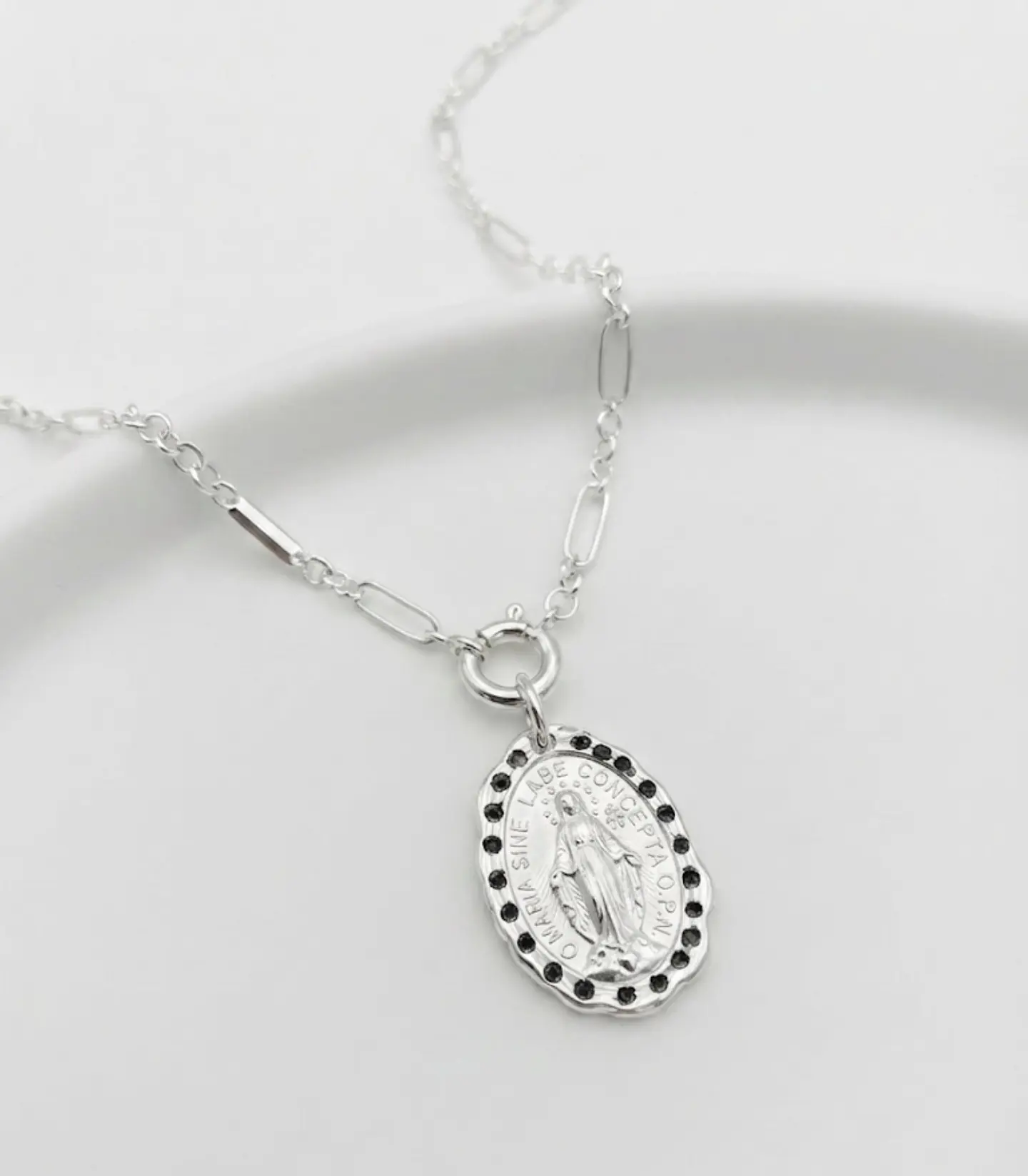 collar virgen plata 1