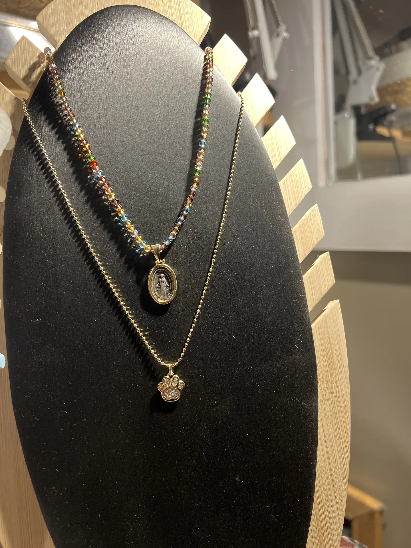collar virgen de los rayos 3