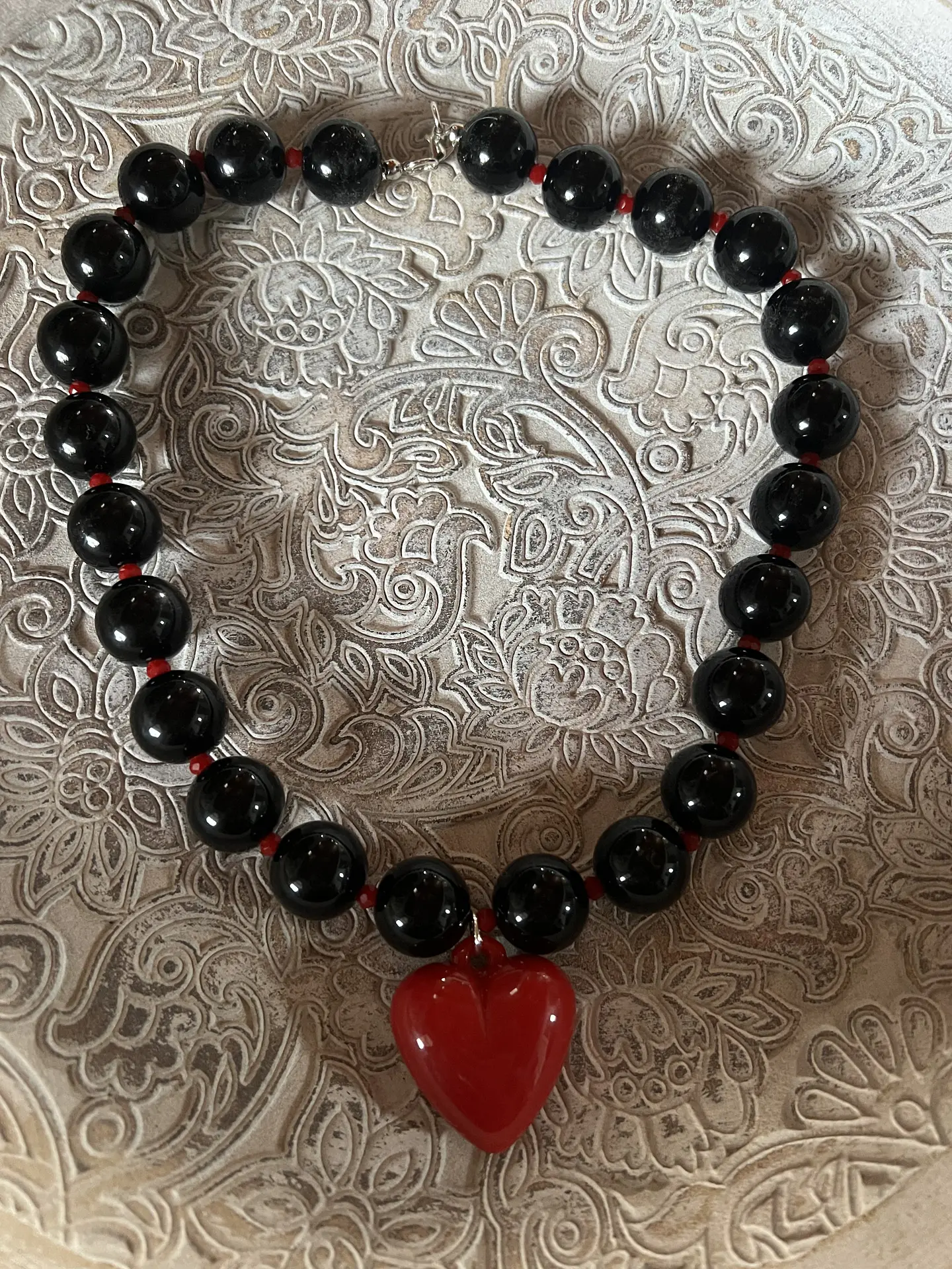 maxicollar black love  3