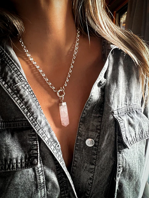collar cuarzo rosa