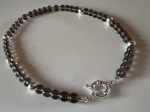 collar hilado cuarzo ahumado