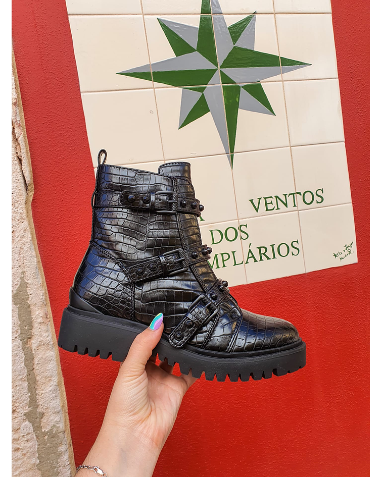 Bota com Fivelas em Croco Ocea - Guess