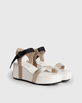 Sandália de Cunha em Cetim Bege - Calvin Klein 