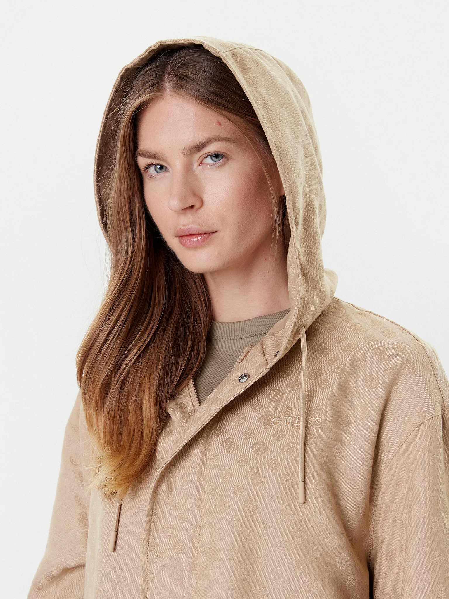 Casaco Logo Peony Bege - Guess 4