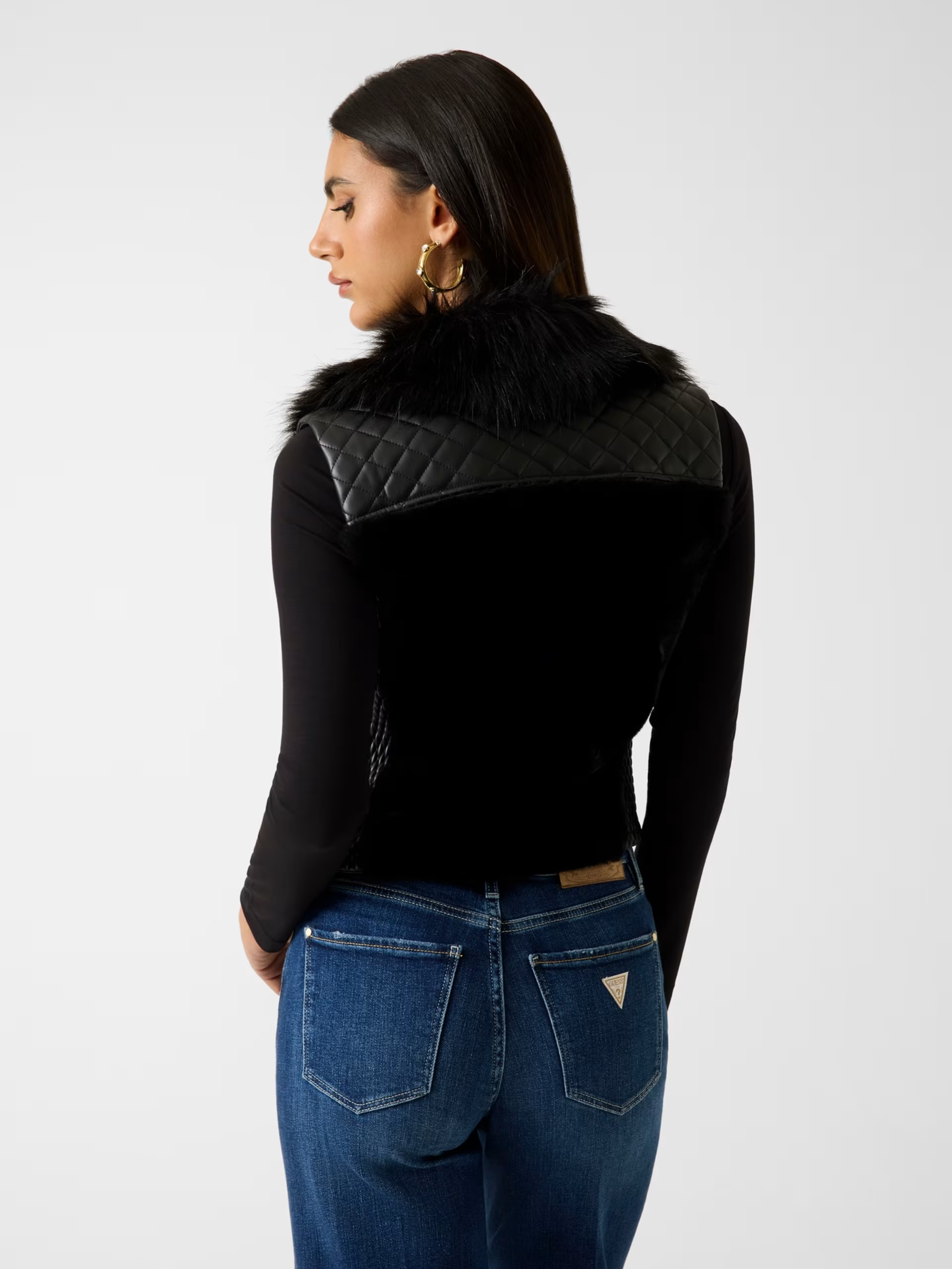 Colete Amari com Pelo Preto - Guess 3