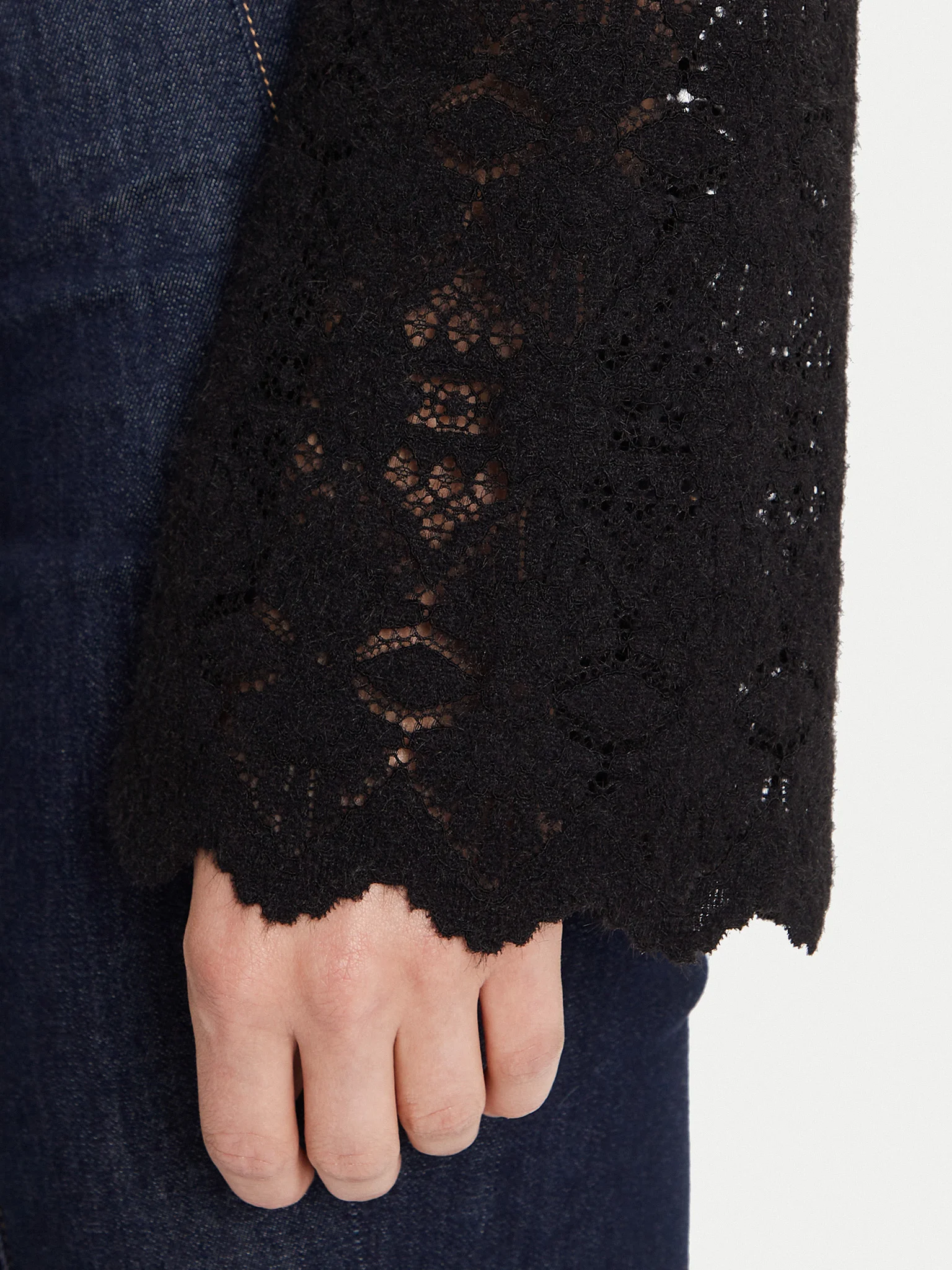 Blusa BRIDGETTE em Renda Preto - Guess  4