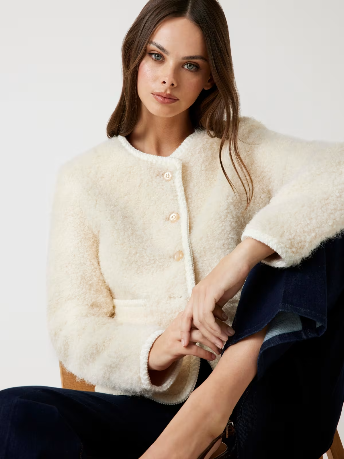 Casaco IVANA em Lã Branco - Guess  5