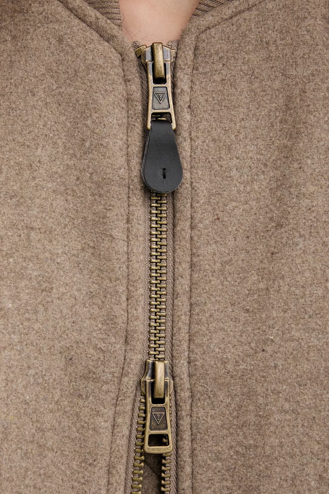 Casaco Bomber em Fazenda Taupe - Guess Jeans 6