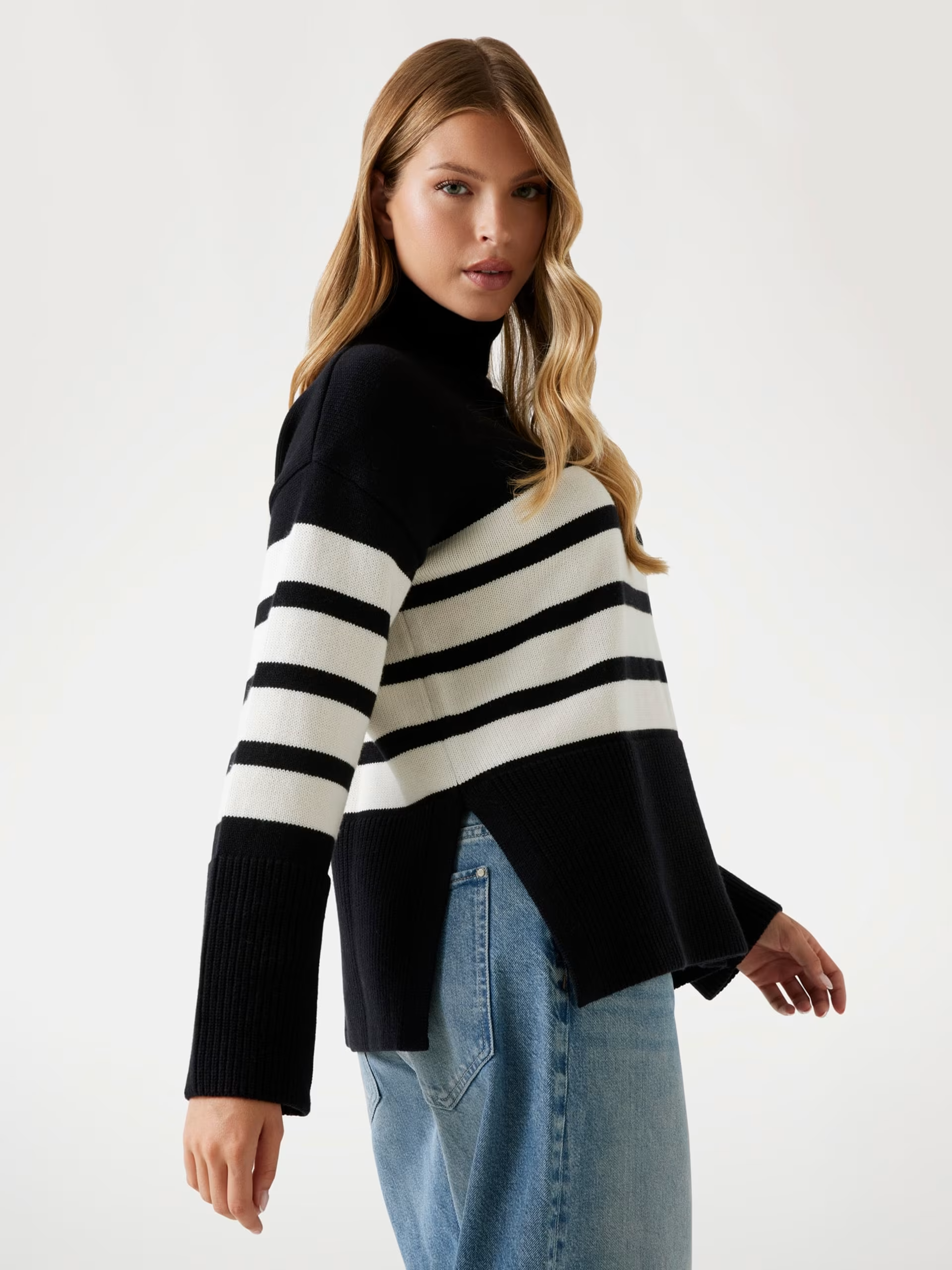 Camisolão Riscas EMELIA Preto e Branco - Guess  1
