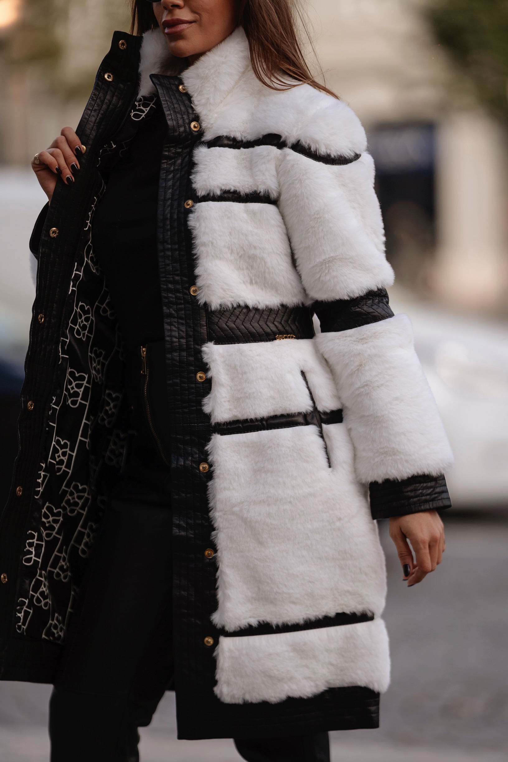 Casaco em Pelo e Pele Branco e Preto - SAHOCO 2