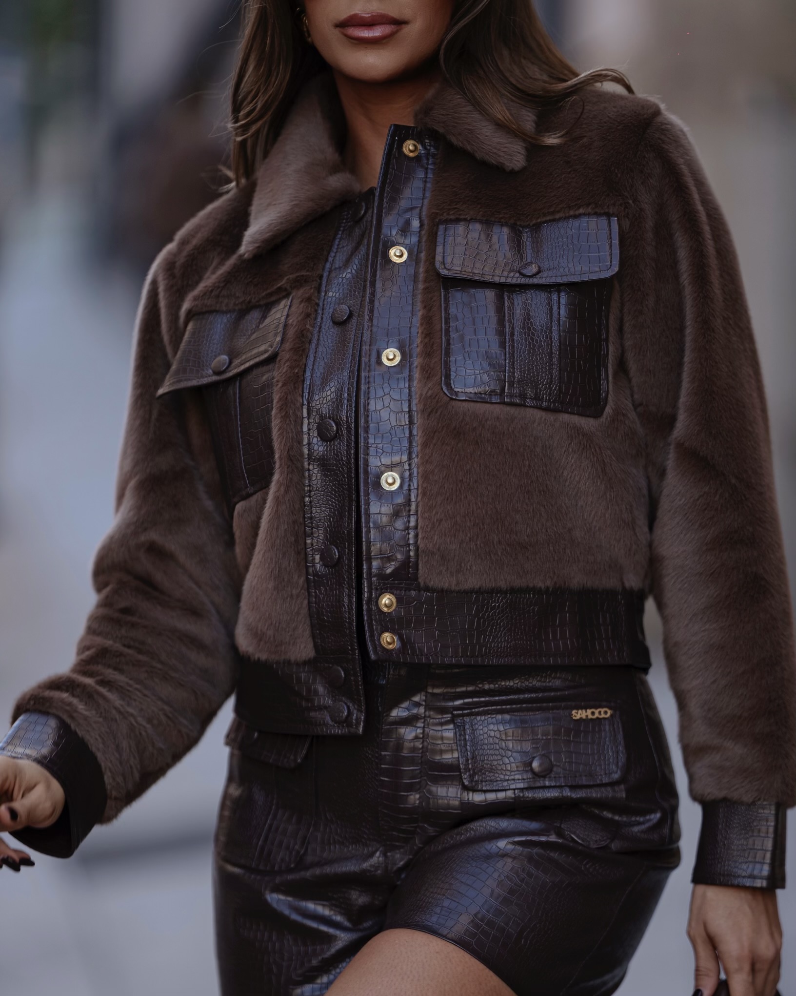 Casaco com Pelo e Croco Castanho - SAHOCO 2