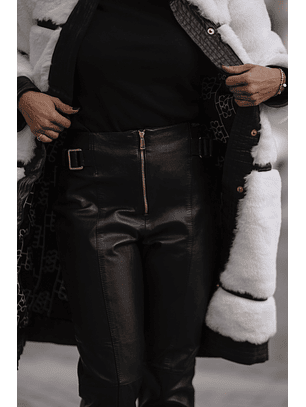 Calças em Pele Preto - SAHOCO