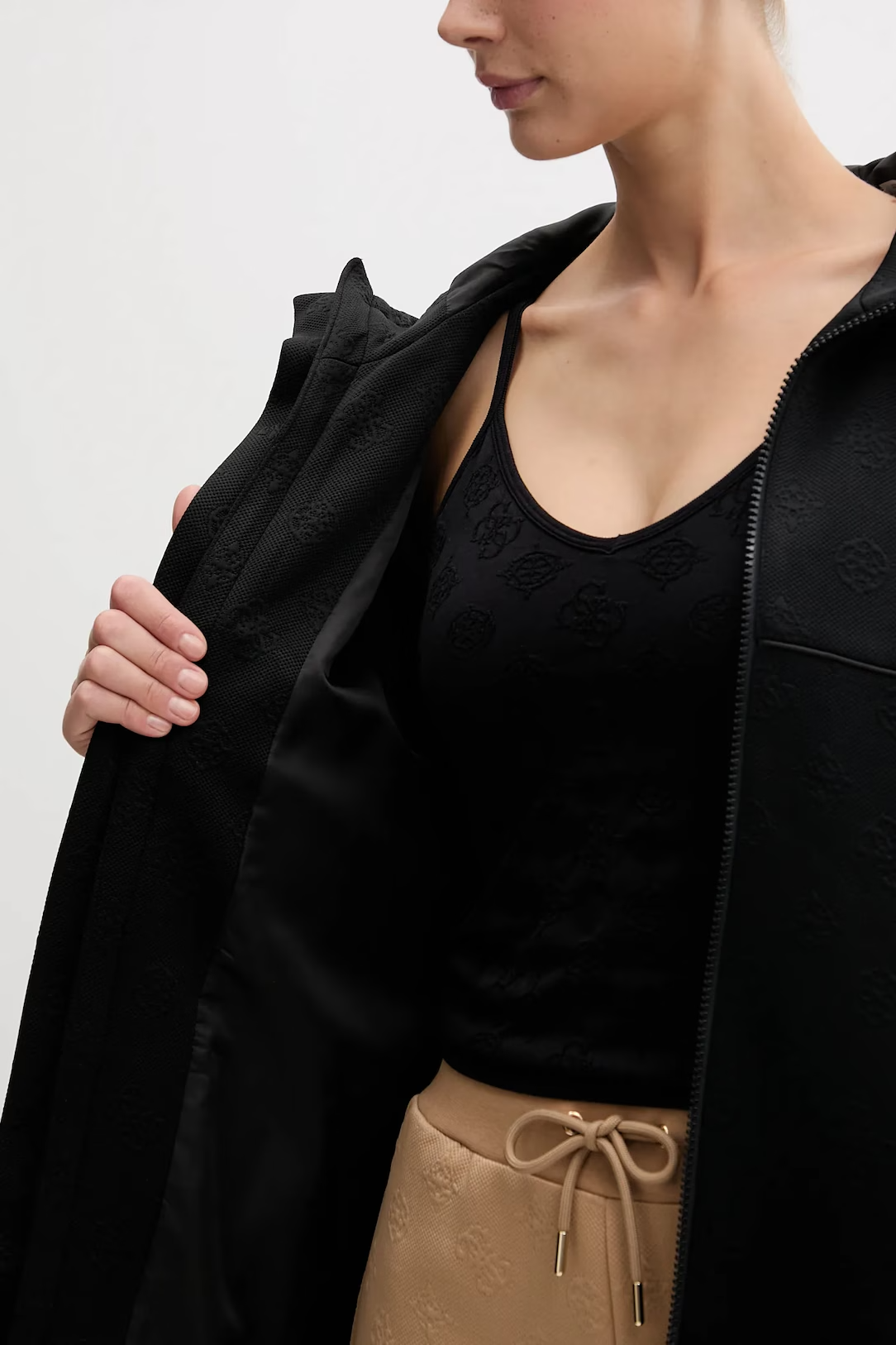 Casaco Comprido Desportivo Logo Gravado Preto - Guess  6