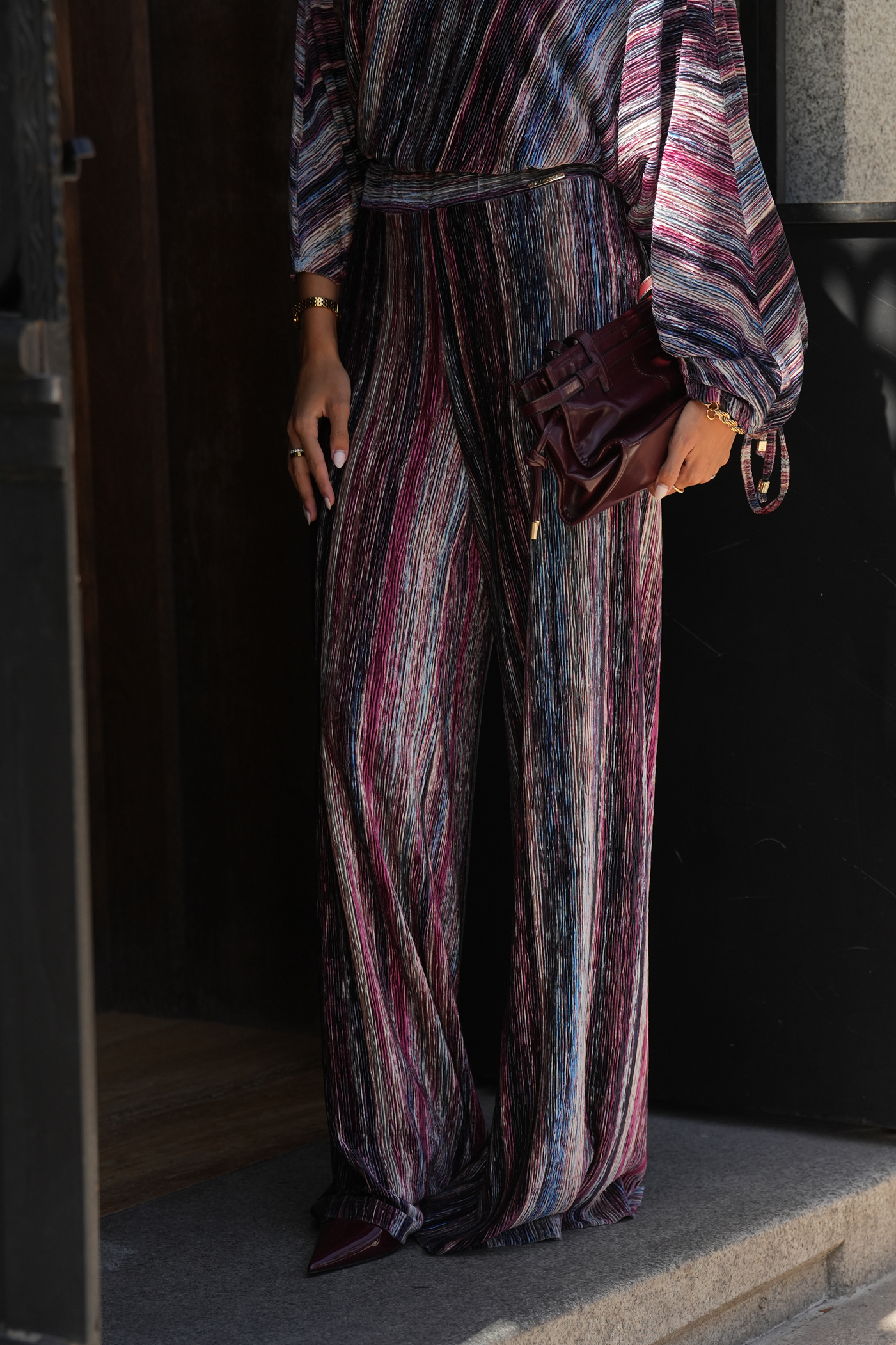 Calças em Veludo Riscas Bordeaux - SAHOCO  2