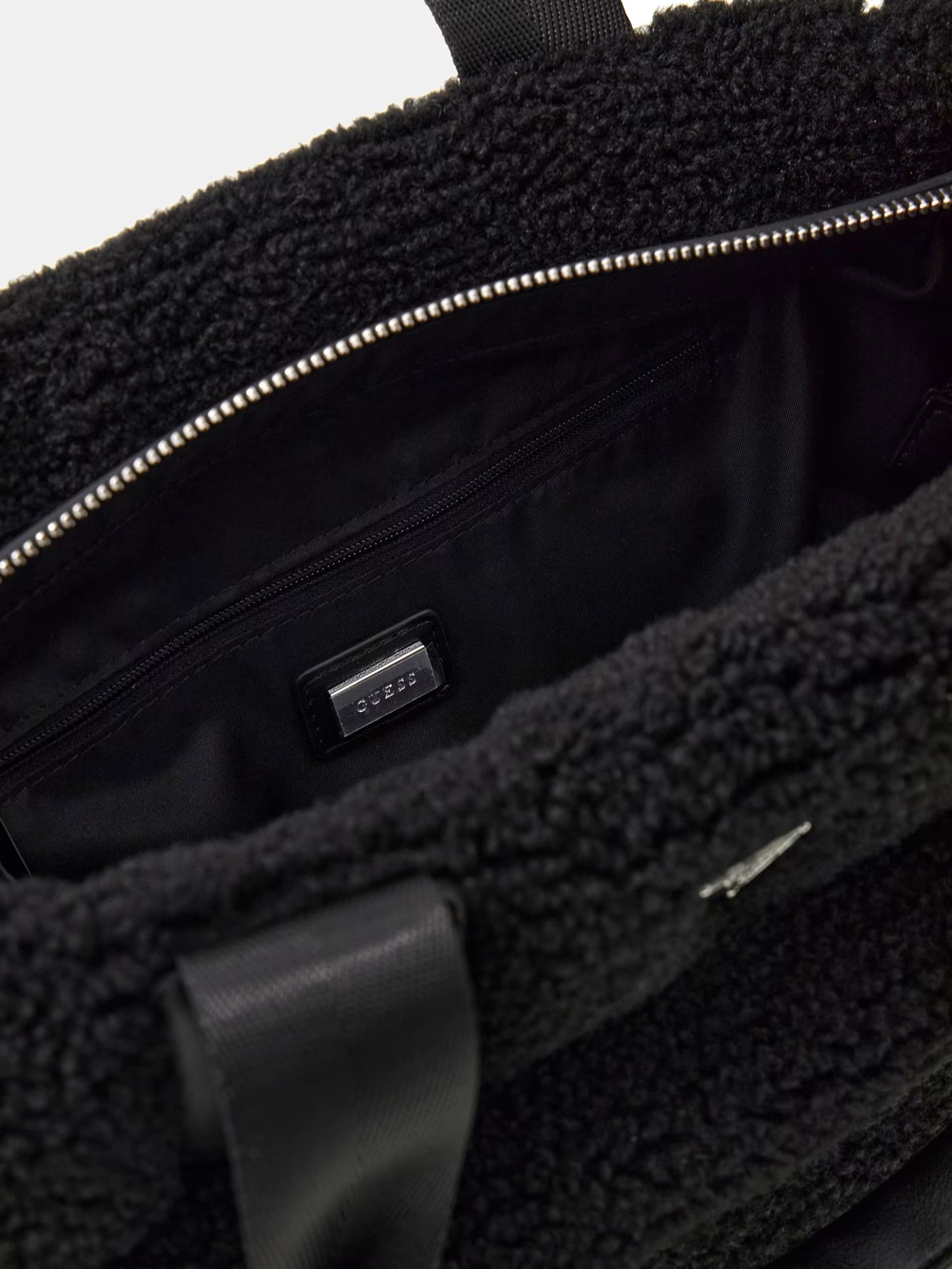 Mala de Mão em Pelo de Caraculo Preto - Guess  5