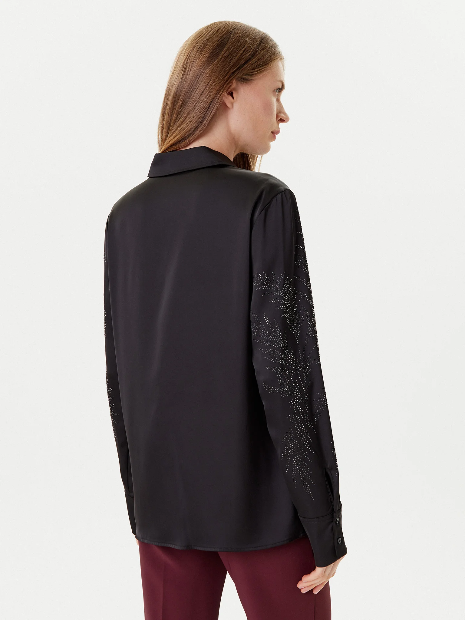 Camiseiro Acetinado em Strass AGNES Preto - Guess  2