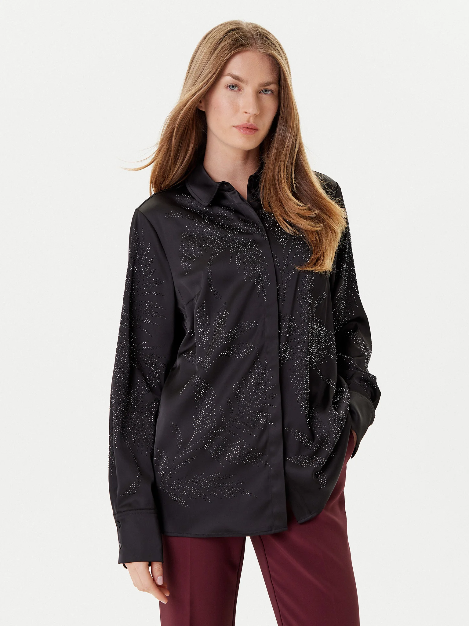 Camiseiro Acetinado em Strass AGNES Preto - Guess  1