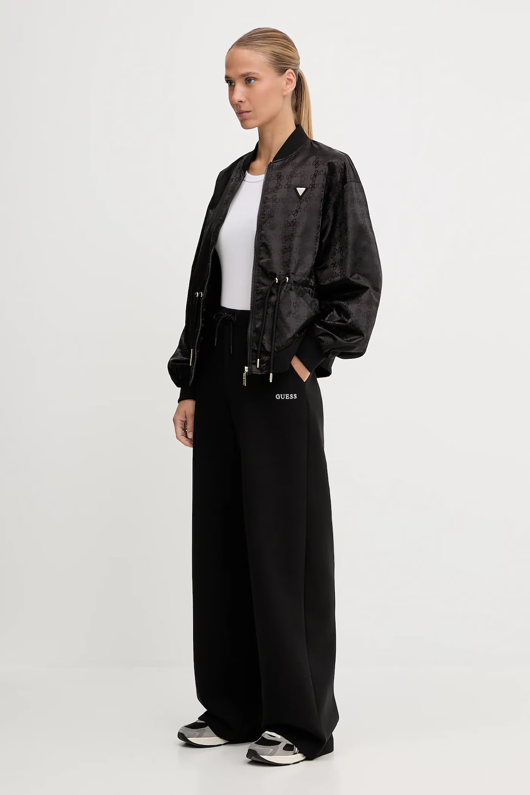 Casaco Cintado Logo Preto - Guess  3