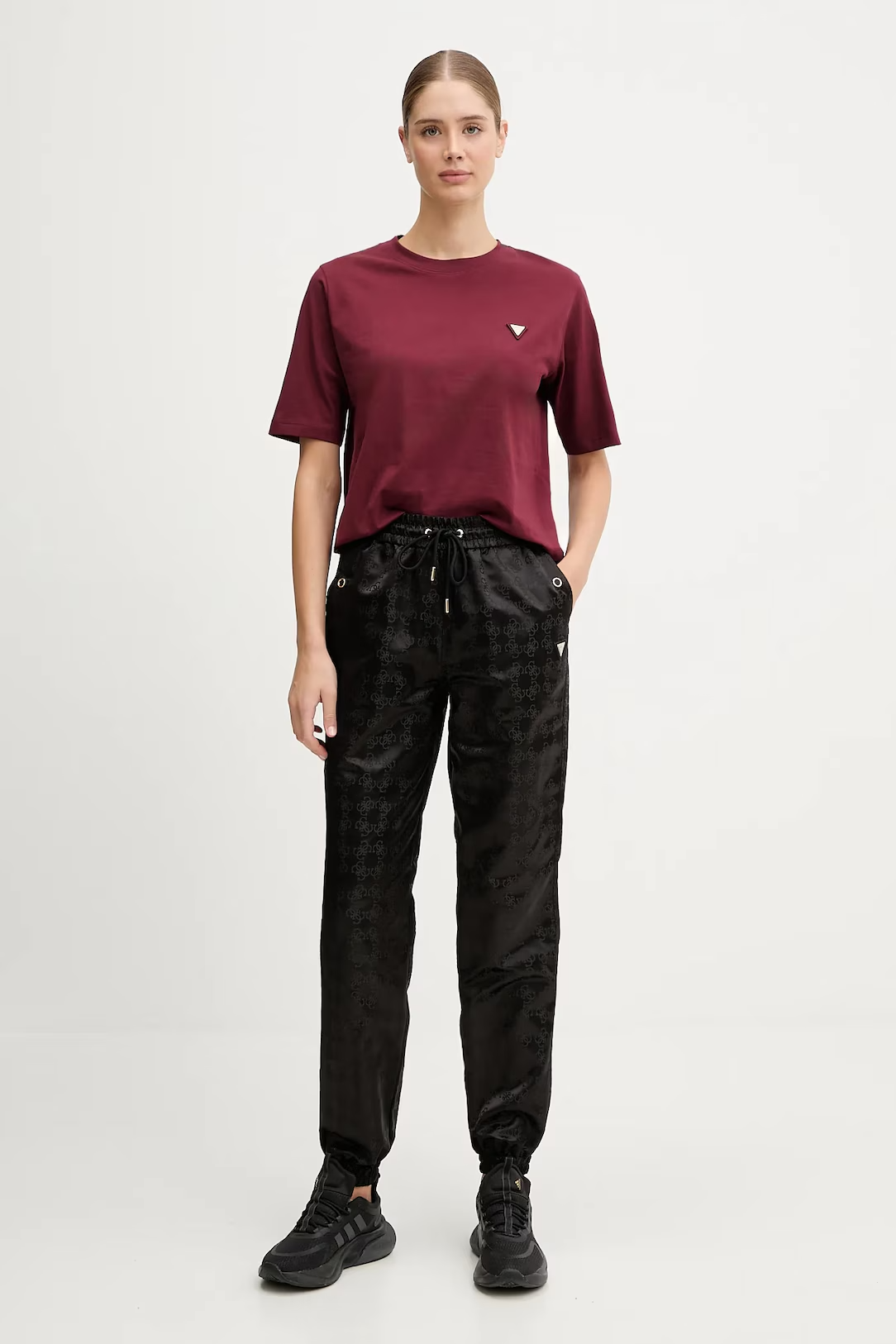 Calças com Punho e Logo Preto - Guess 4