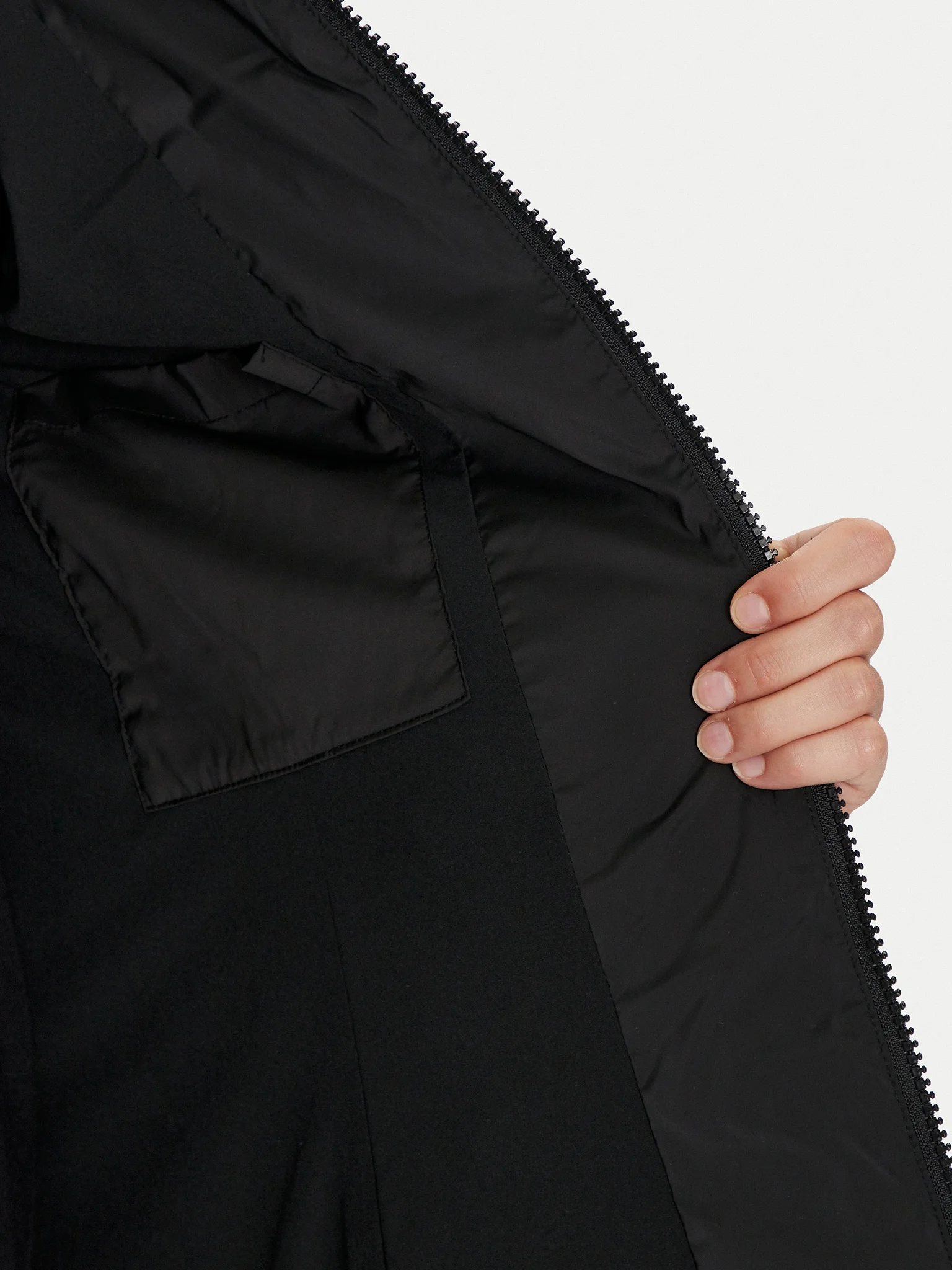 Casaco Médio Básico Aleta Preto - Guess 4