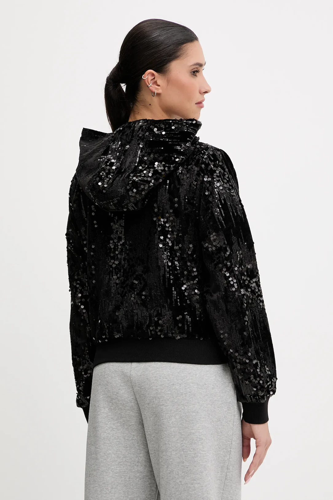 Casaco com Latejoulas e Veludo Preto - Guess  2