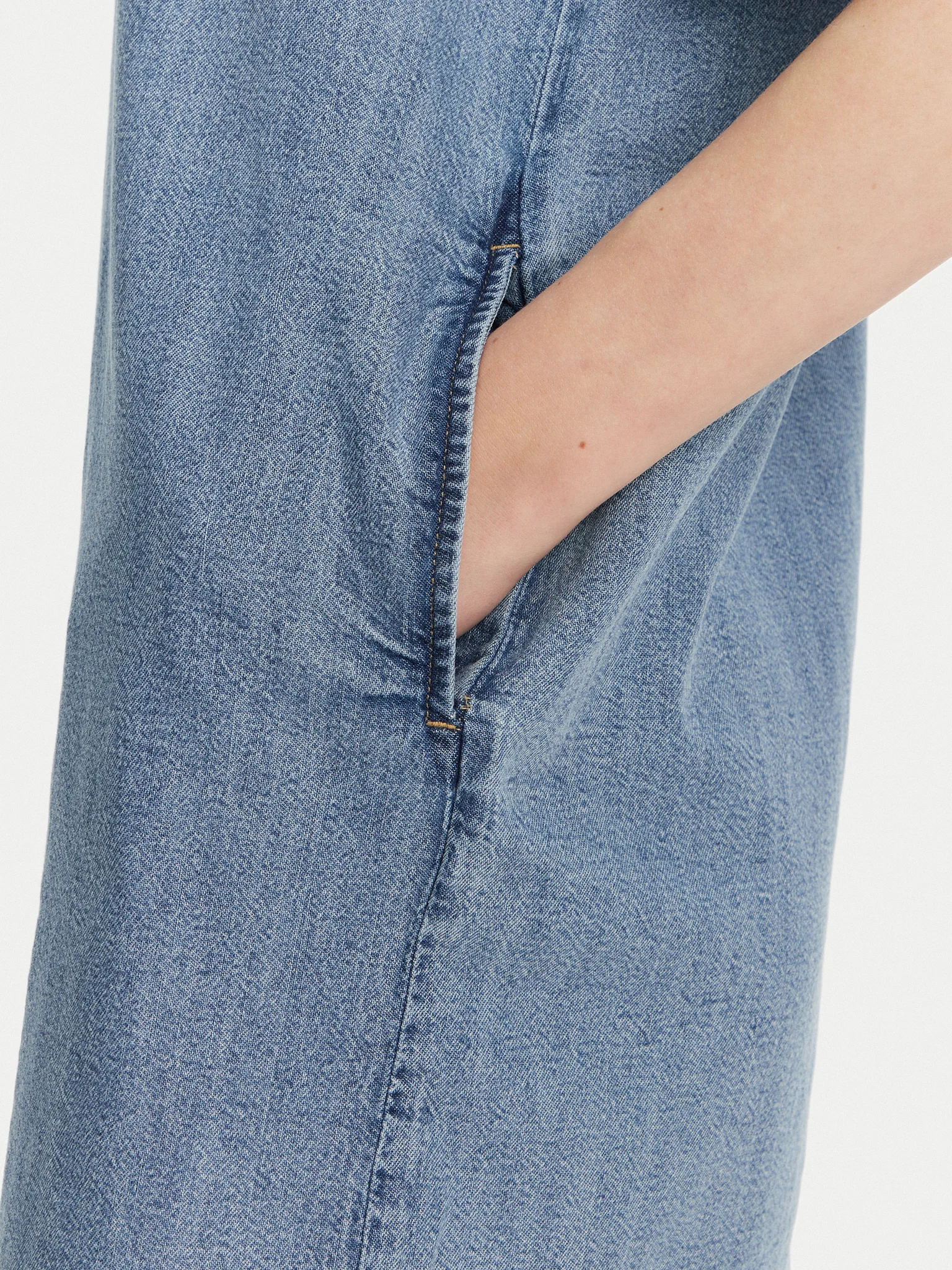 Vestido em Ganga Largo  - Guess Jeans 4