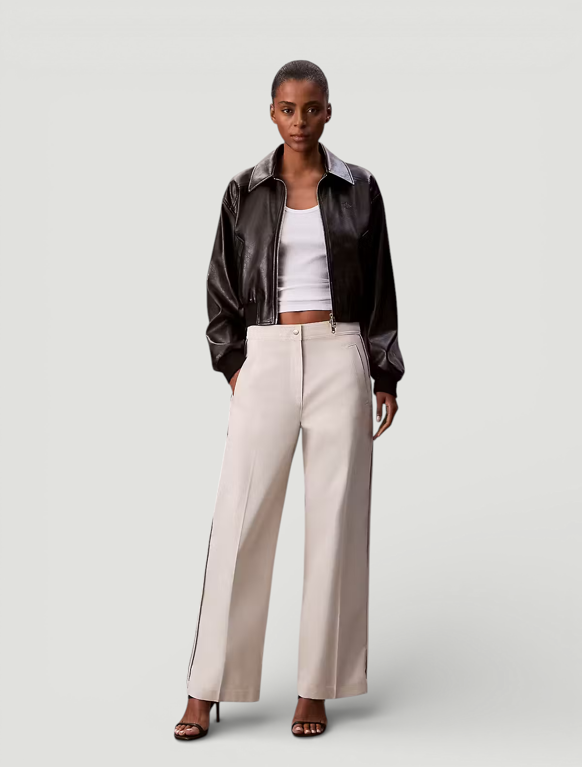 Calças Largas com Tape Lateral Bege - Calvin Klein 3