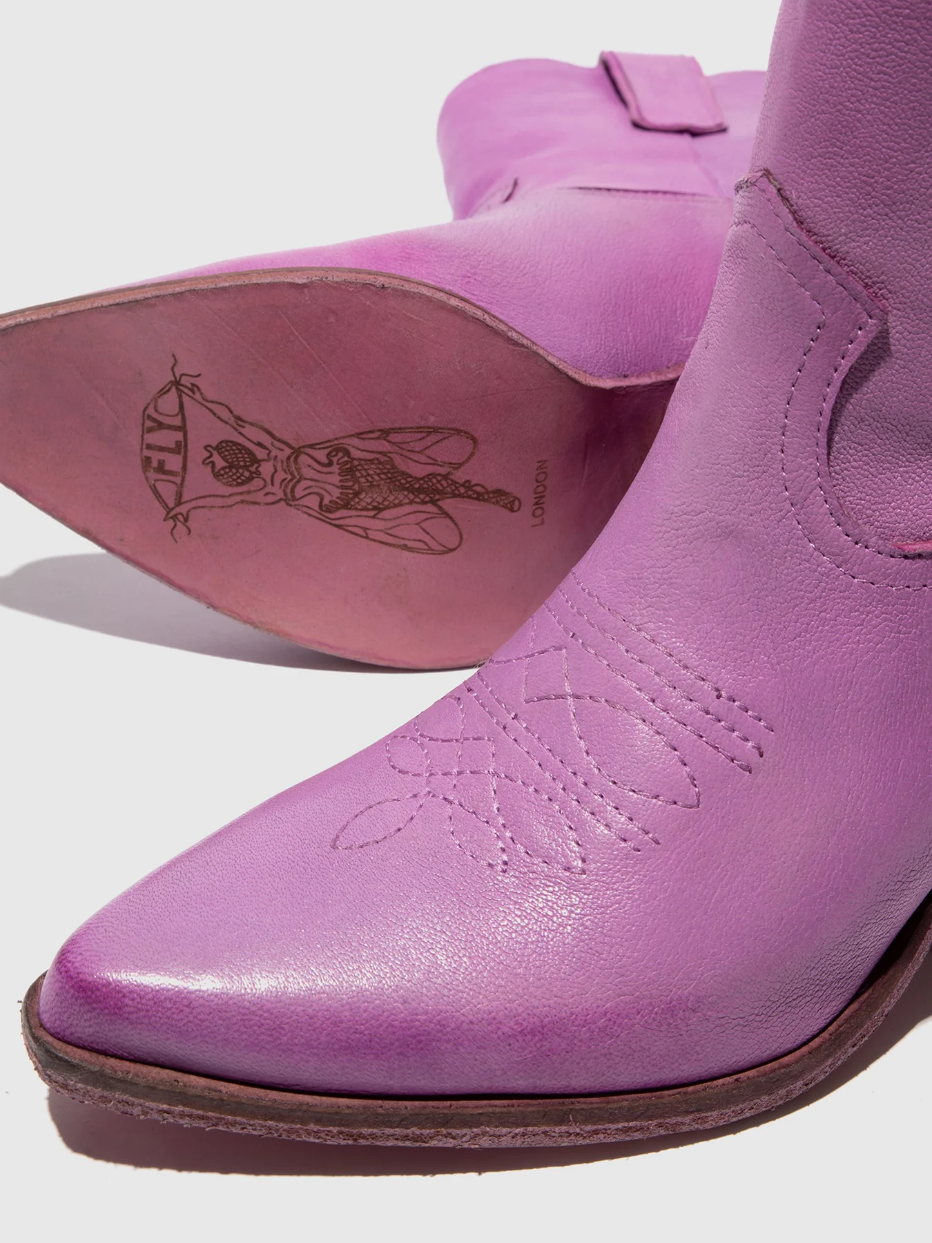 Bota Texana WOFY Lilás - Fly London 4